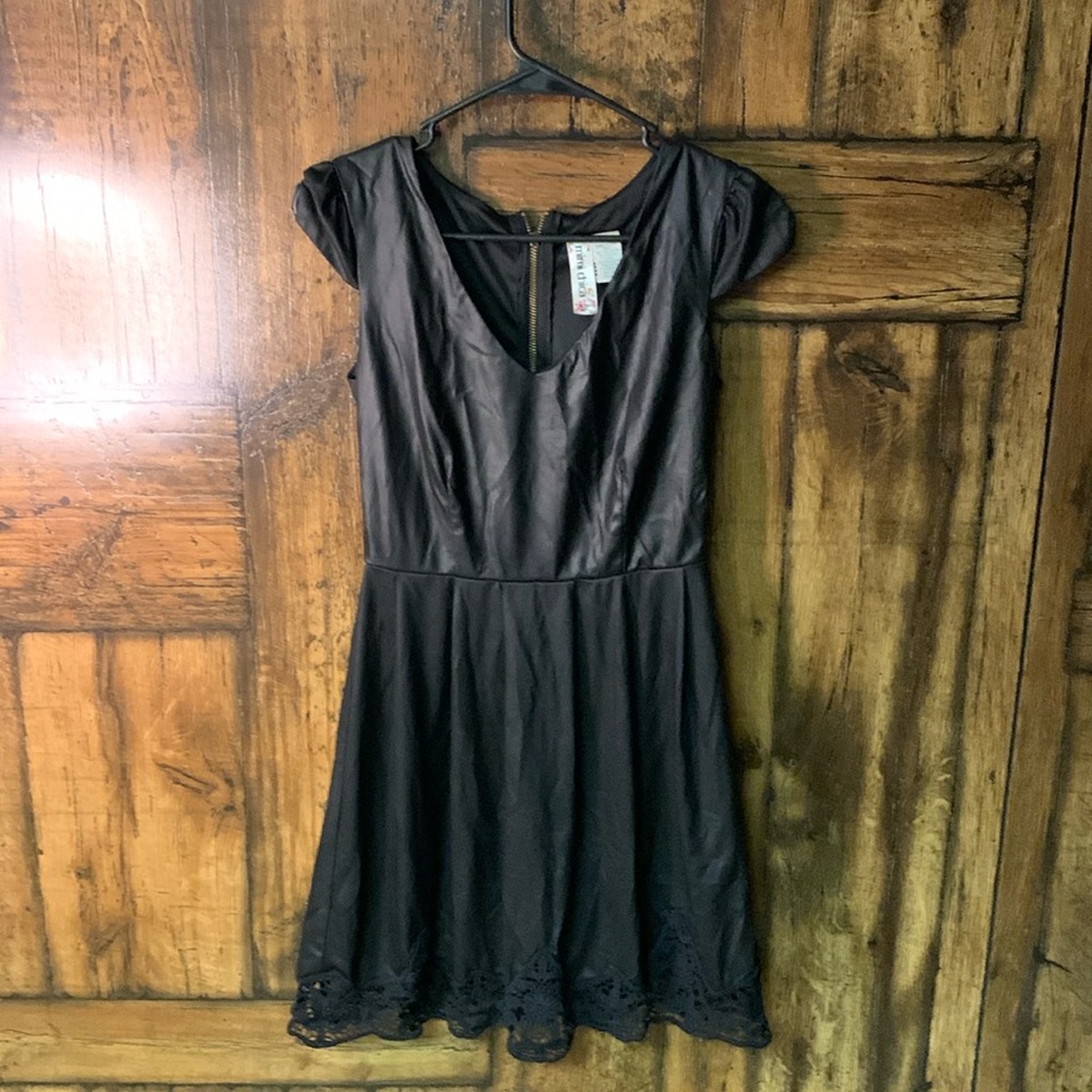 Mimi chica little black dress size Small